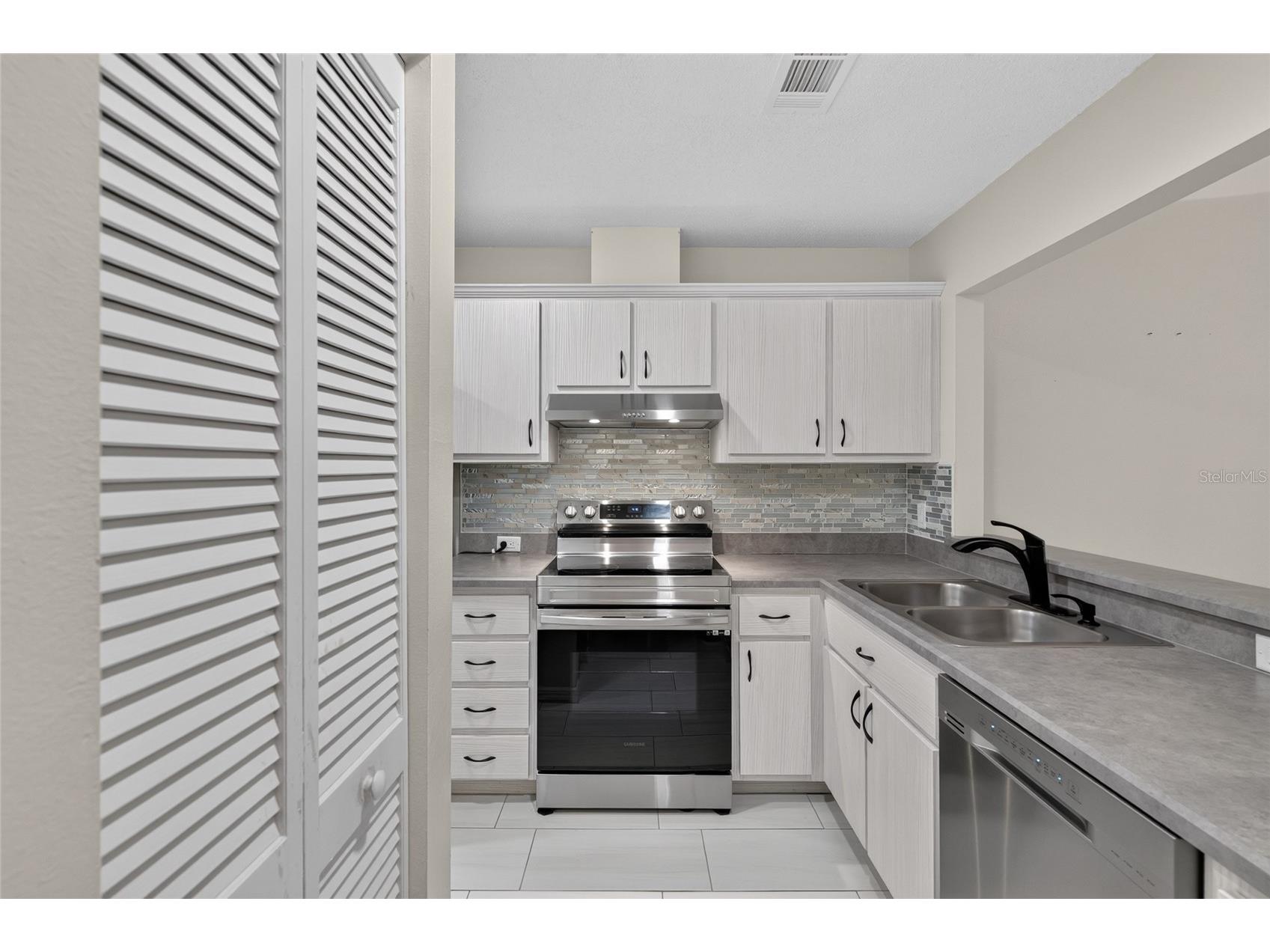 2462 SE 18th Circle Ocala FL 34471 OM727615 image14