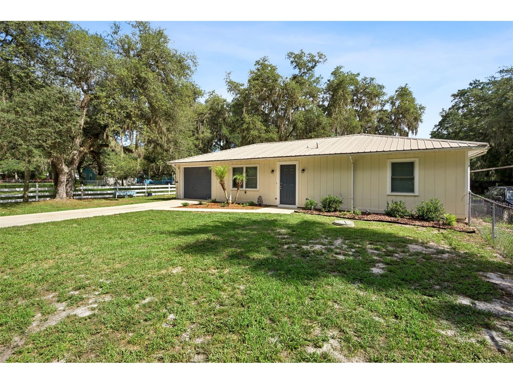 24623 N George Street Astor FL 32102 V4949519 image1
