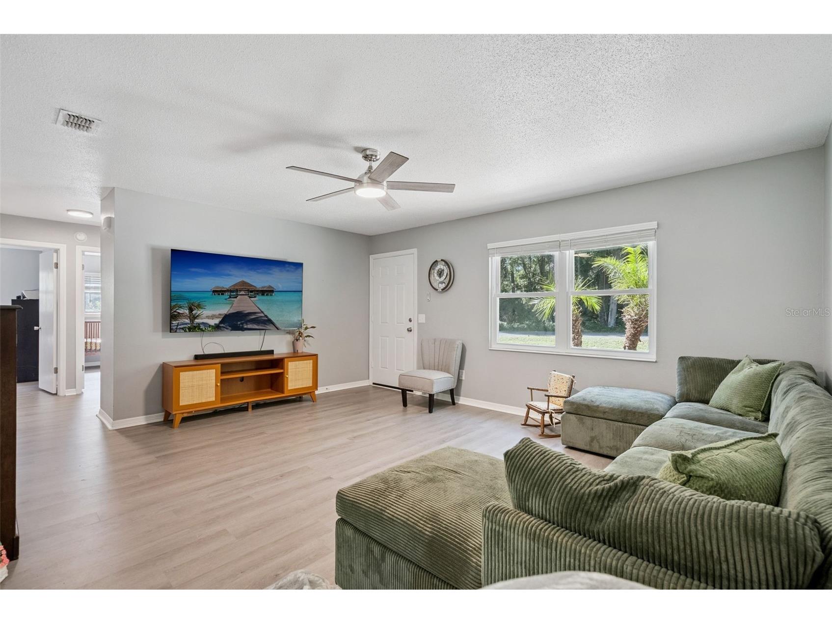 24623 N George Street Astor FL 32102 V4949519 image5