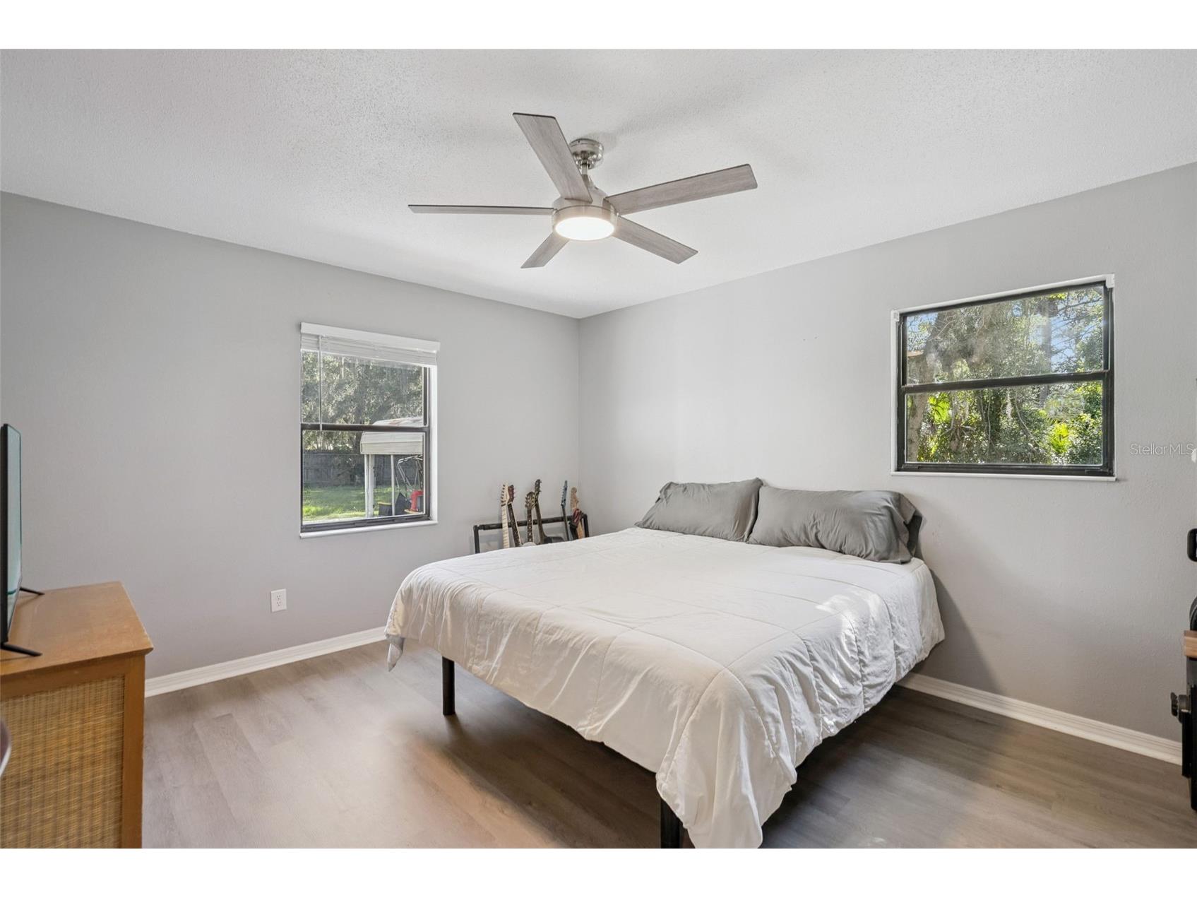 24623 N George Street Astor FL 32102 V4949519 image6