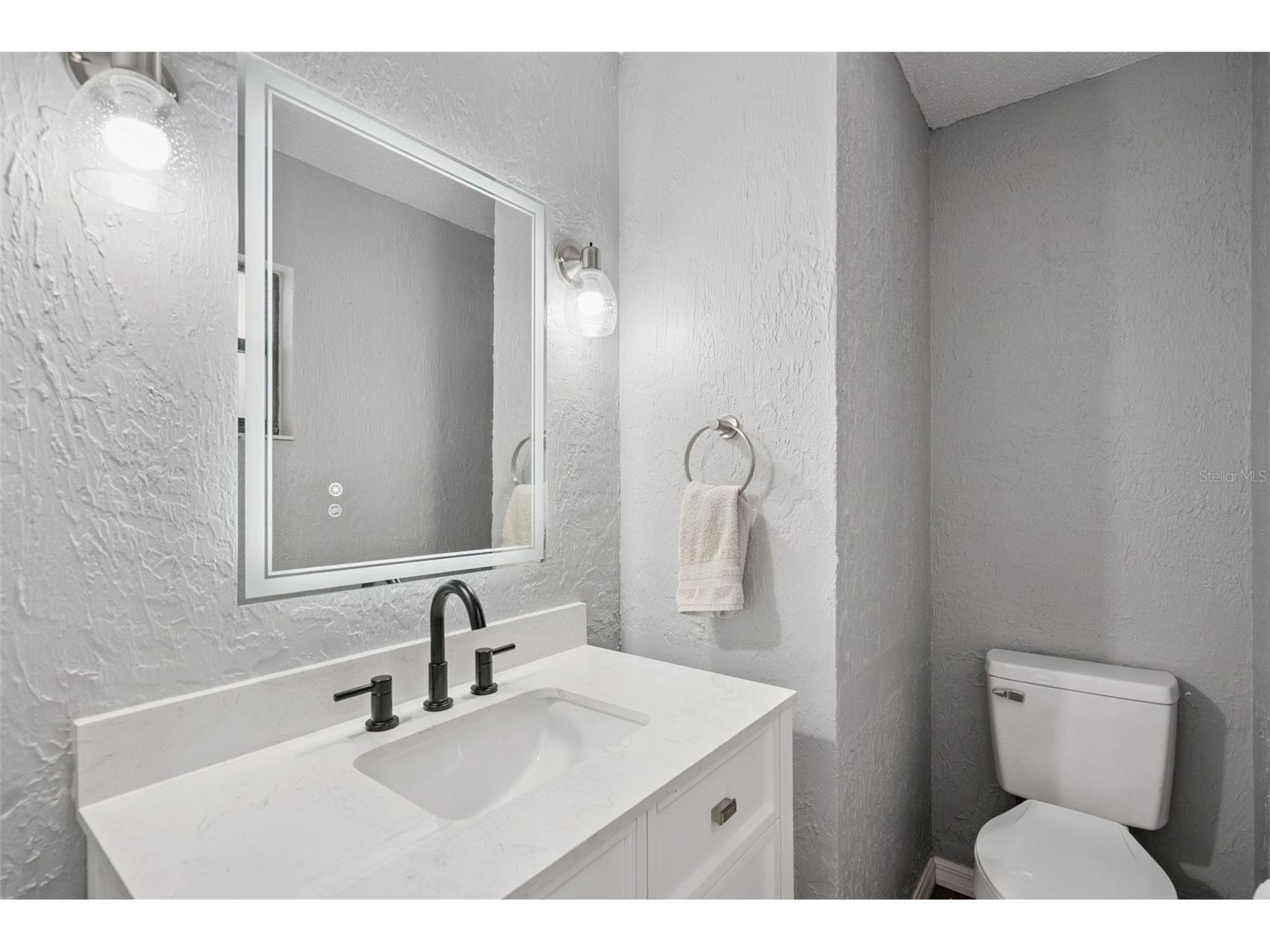 24623 N George Street Astor FL 32102 V4949519 image7