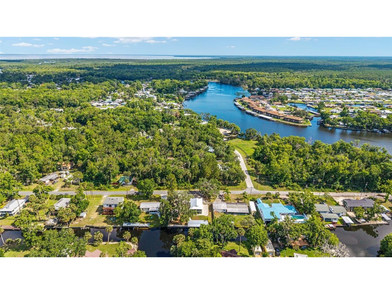 24628 Fox Road Astor FL 32102 OM701744 image12