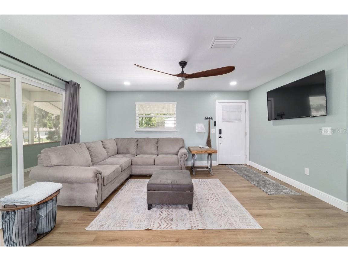 24628 Fox Road Astor FL 32102 OM701744 image79