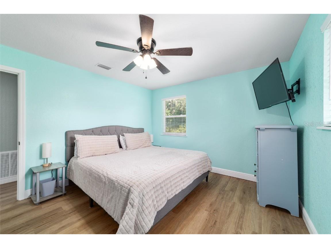 24628 Fox Road Astor FL 32102 OM701744 image95