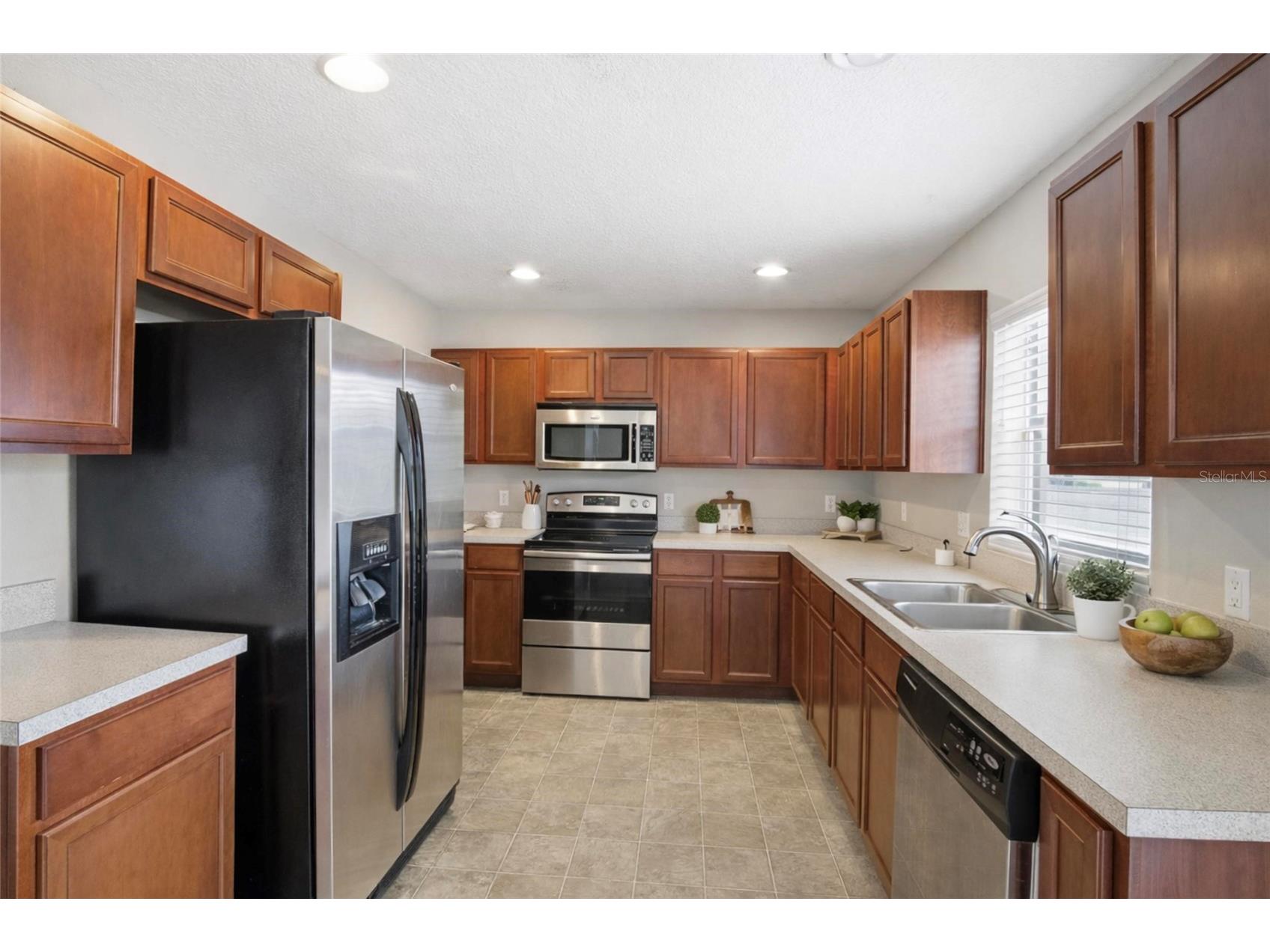 2463 Martins Run Tavares FL 32778 G5106726 image3