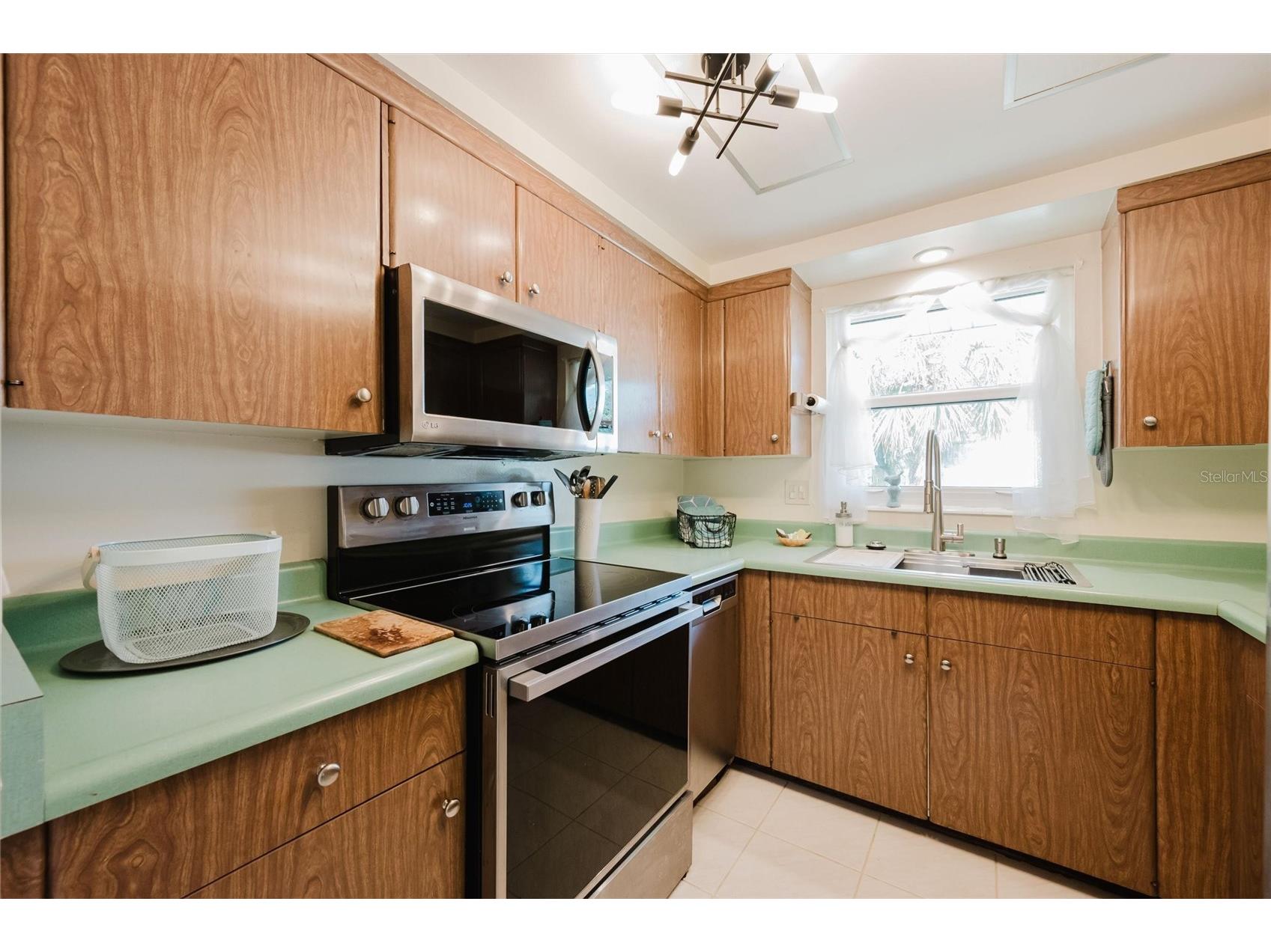 2463 Terry Lane Sarasota FL 34231 A4697796 image21