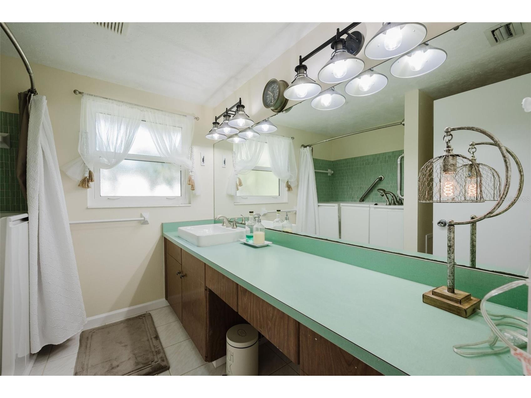 2463 Terry Lane Sarasota FL 34231 A4697796 image24