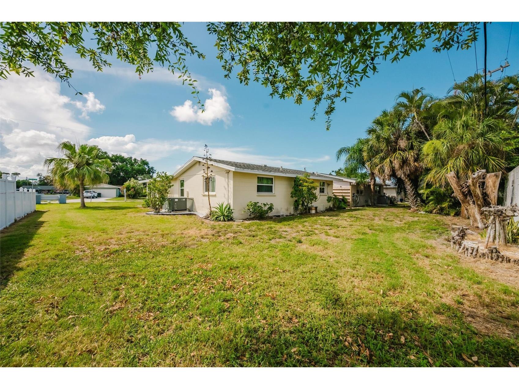 2463 Terry Lane Sarasota FL 34231 A4697796 image43