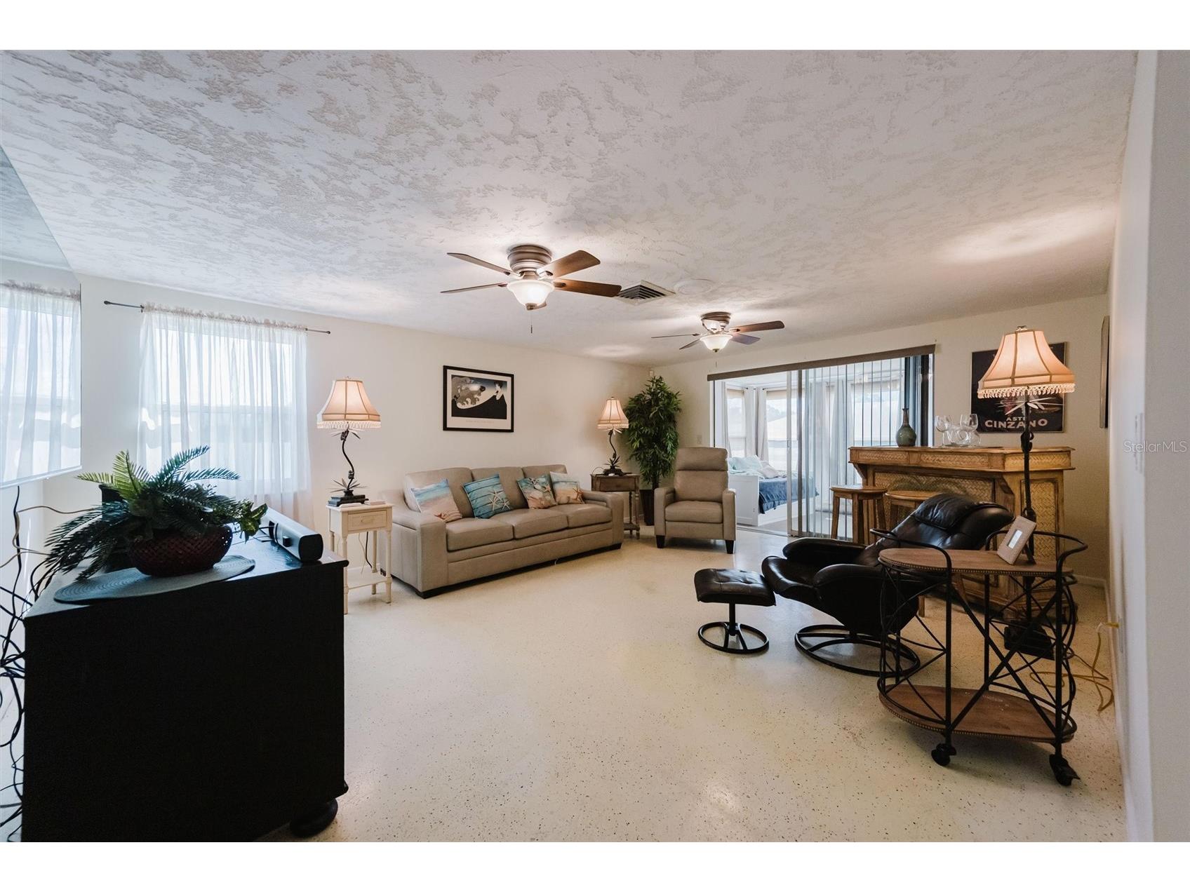 2463 Terry Lane Sarasota FL 34231 A4697796 image8