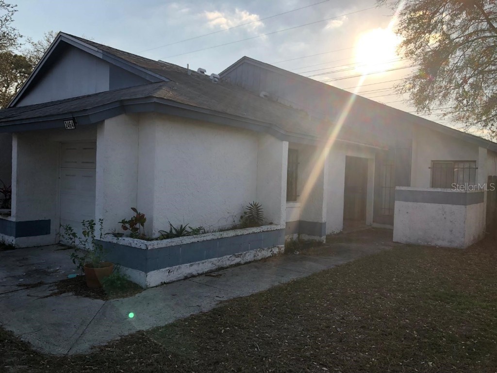 2464 Atrium Circle Orlando FL 32808 O6092184 image1