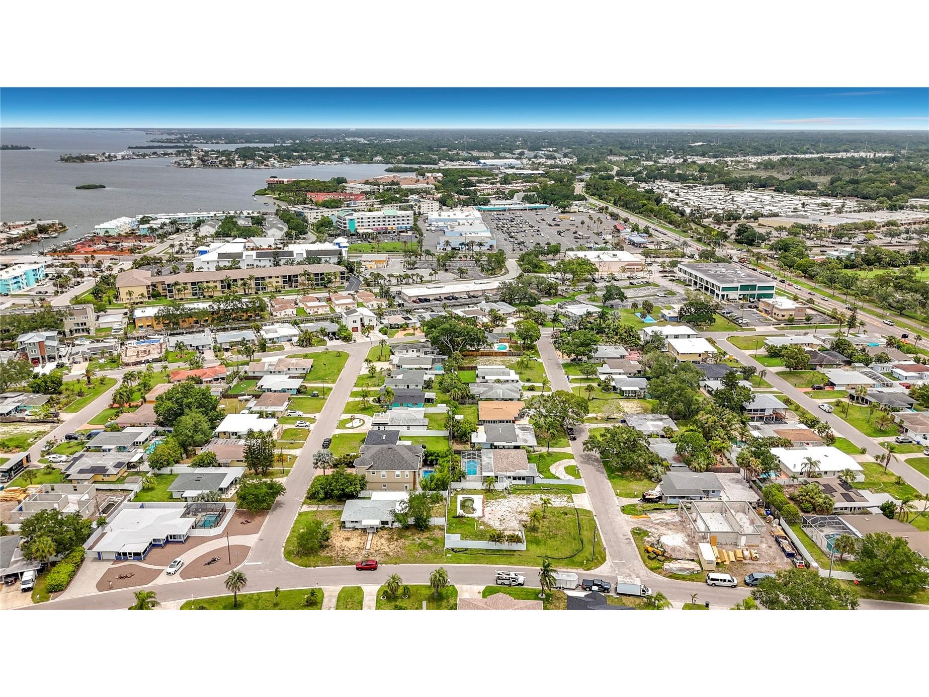 2464 Del Rio Way Dunedin FL 34698 TB8514587 image12