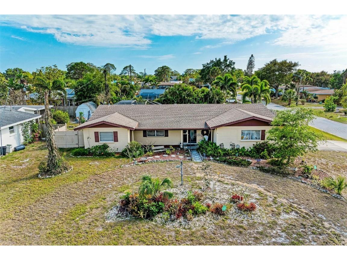 2464 Yorkshire Drive Sarasota FL 34231 A4563826 image1