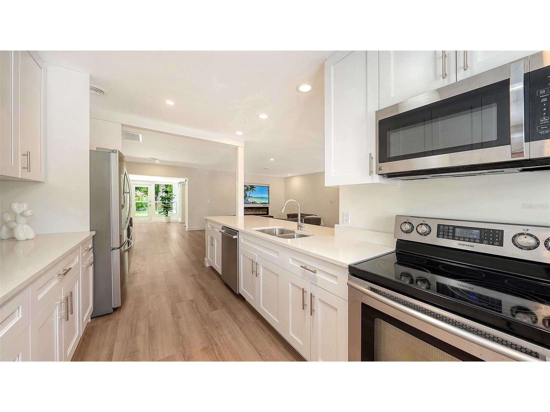 2465 Foster Lane Sarasota FL 34239 A4697288 image18