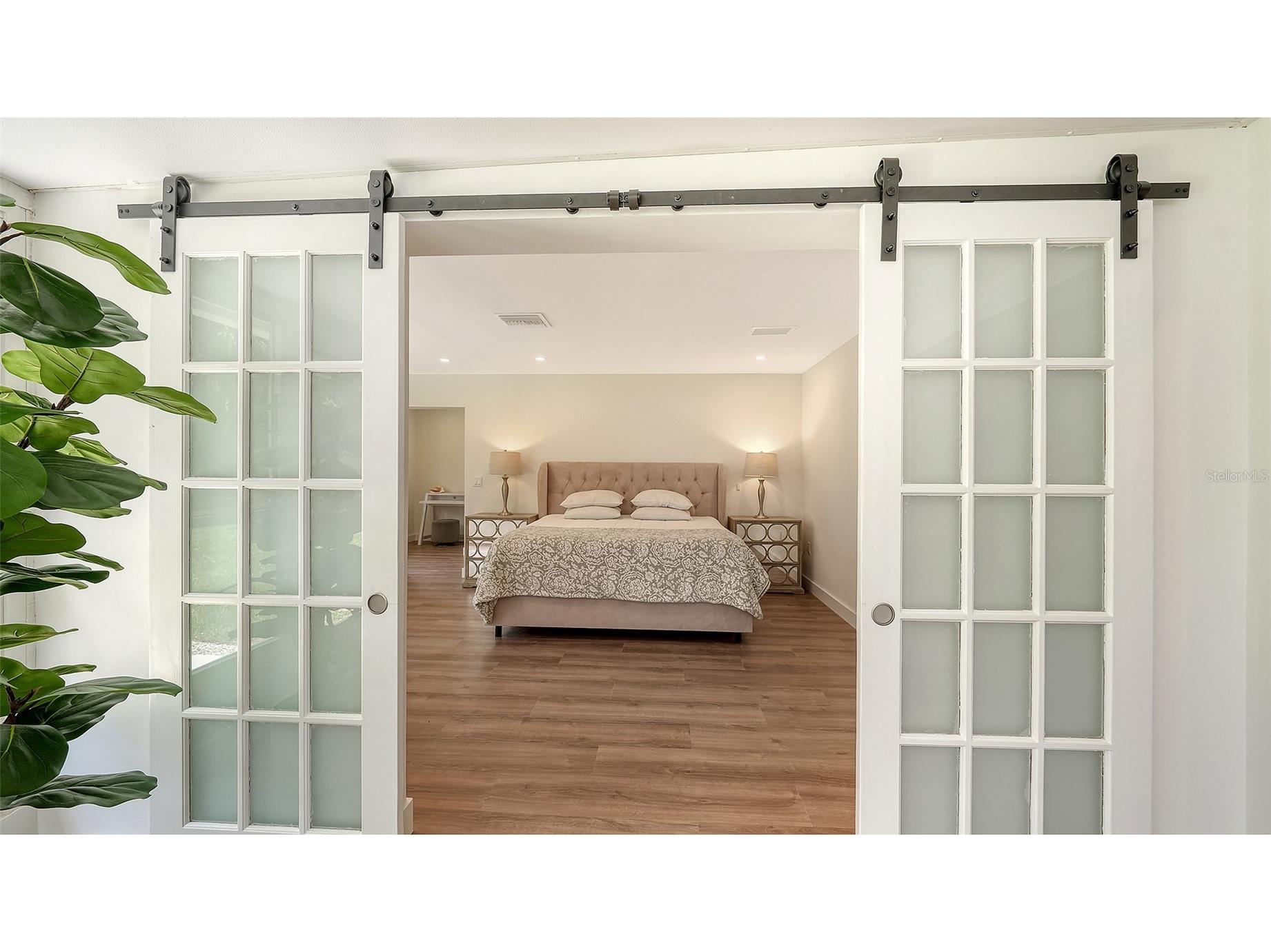 2465 Foster Lane Sarasota FL 34239 A4697288 image25