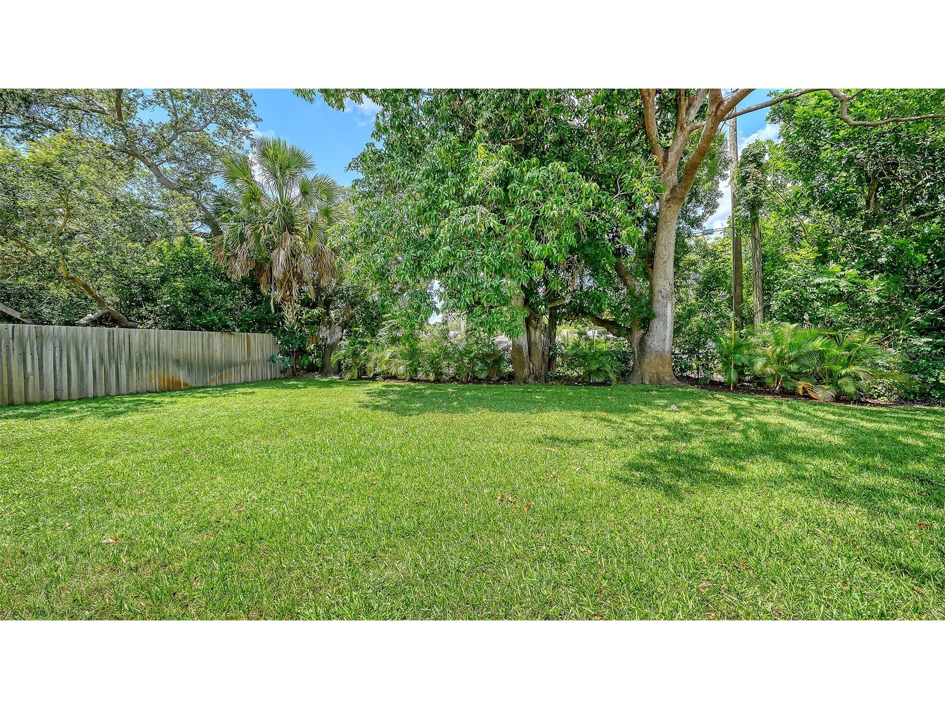 2465 Foster Lane Sarasota FL 34239 A4697288 image40