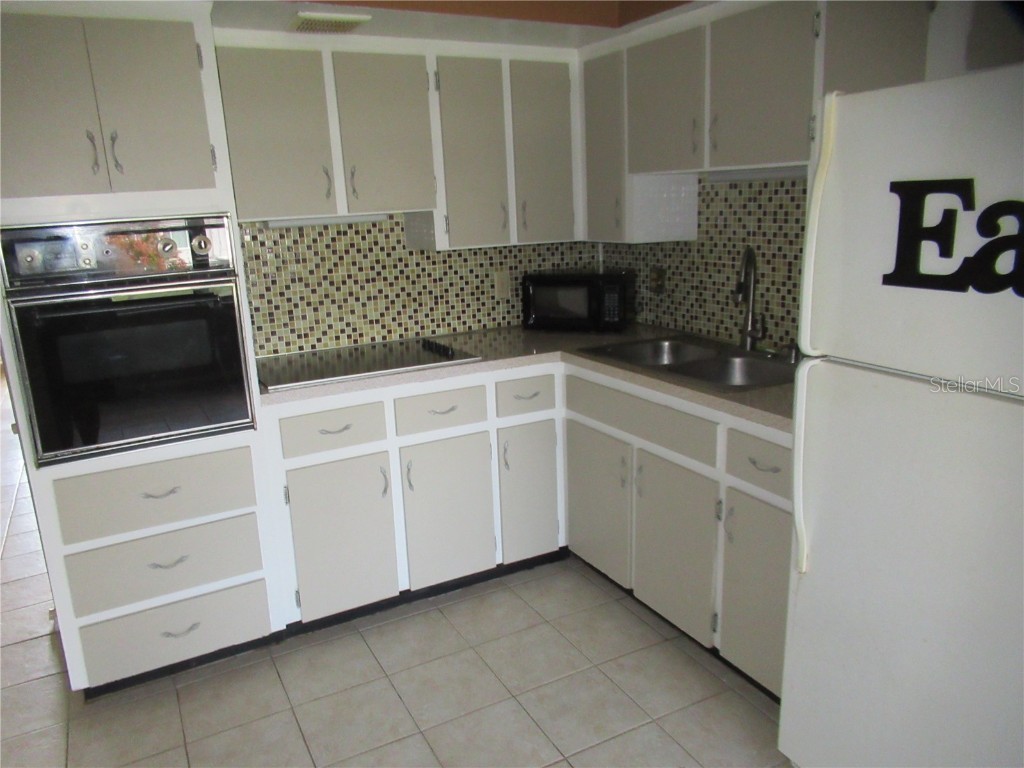 2466 Ecuadorian Way #32 Clearwater FL 33763 TB8443395 image7