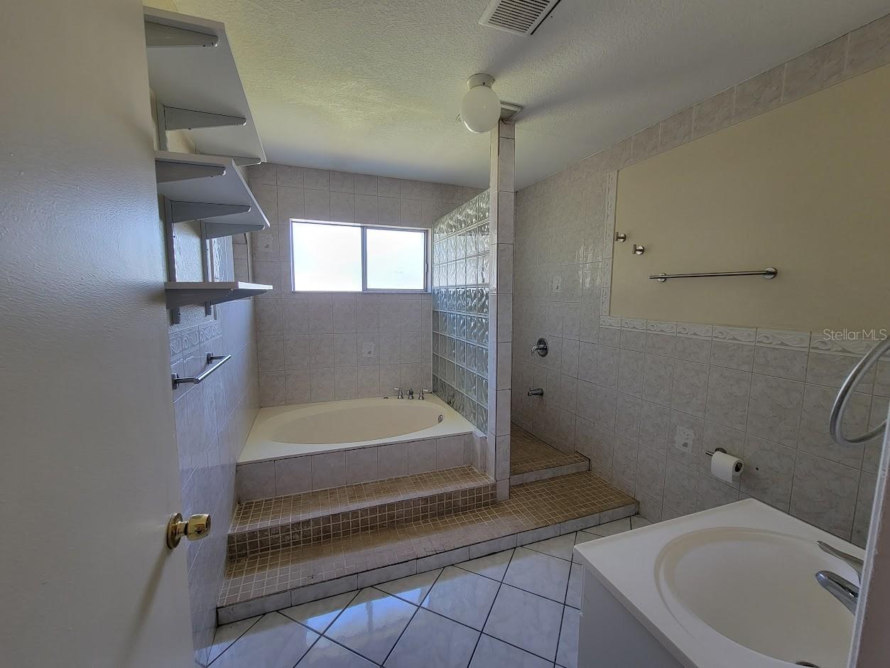 2466 Lakeshore Circle Port Charlotte FL 33952 A4685880 image5