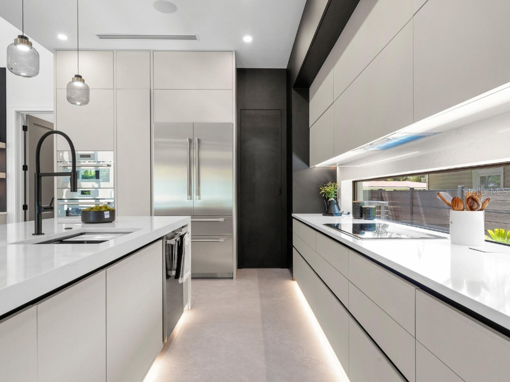 2467 Hyde Park Street Sarasota FL 34239 A4674480 image11