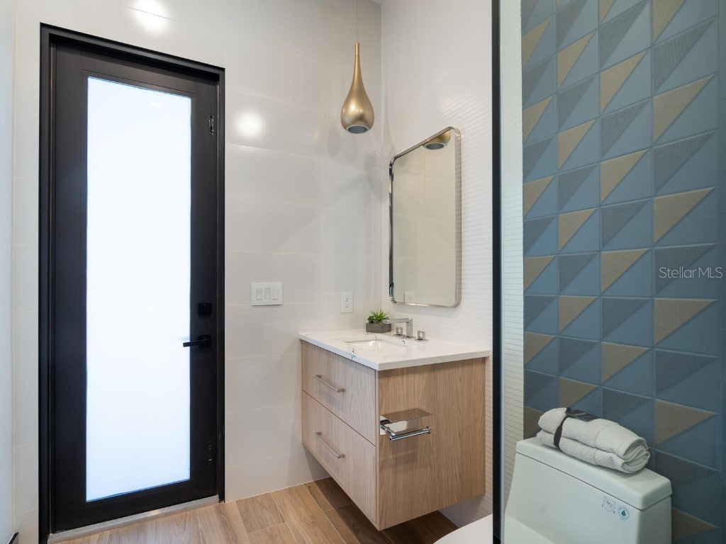 2467 Hyde Park Street Sarasota FL 34239 A4674480 image12