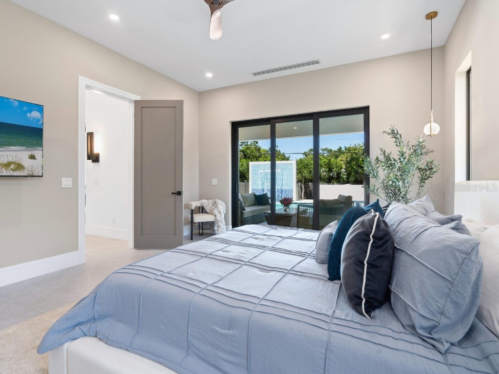 2467 Hyde Park Street Sarasota FL 34239 A4674480 image13