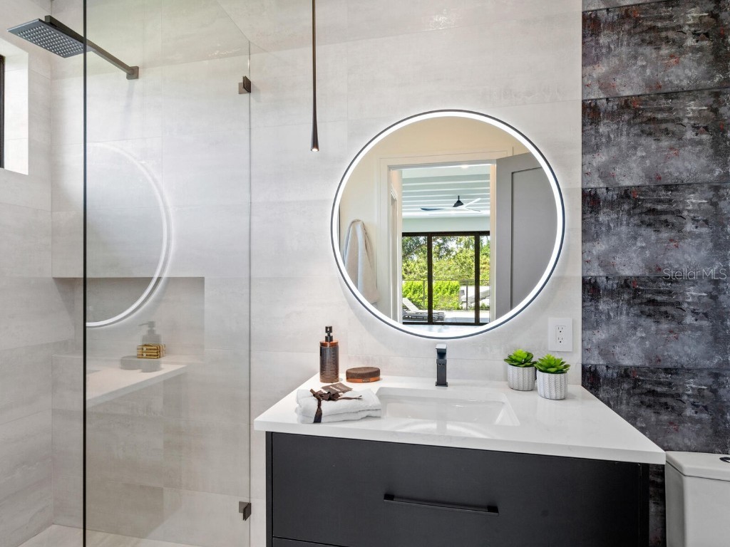 2467 Hyde Park Street Sarasota FL 34239 A4674480 image27