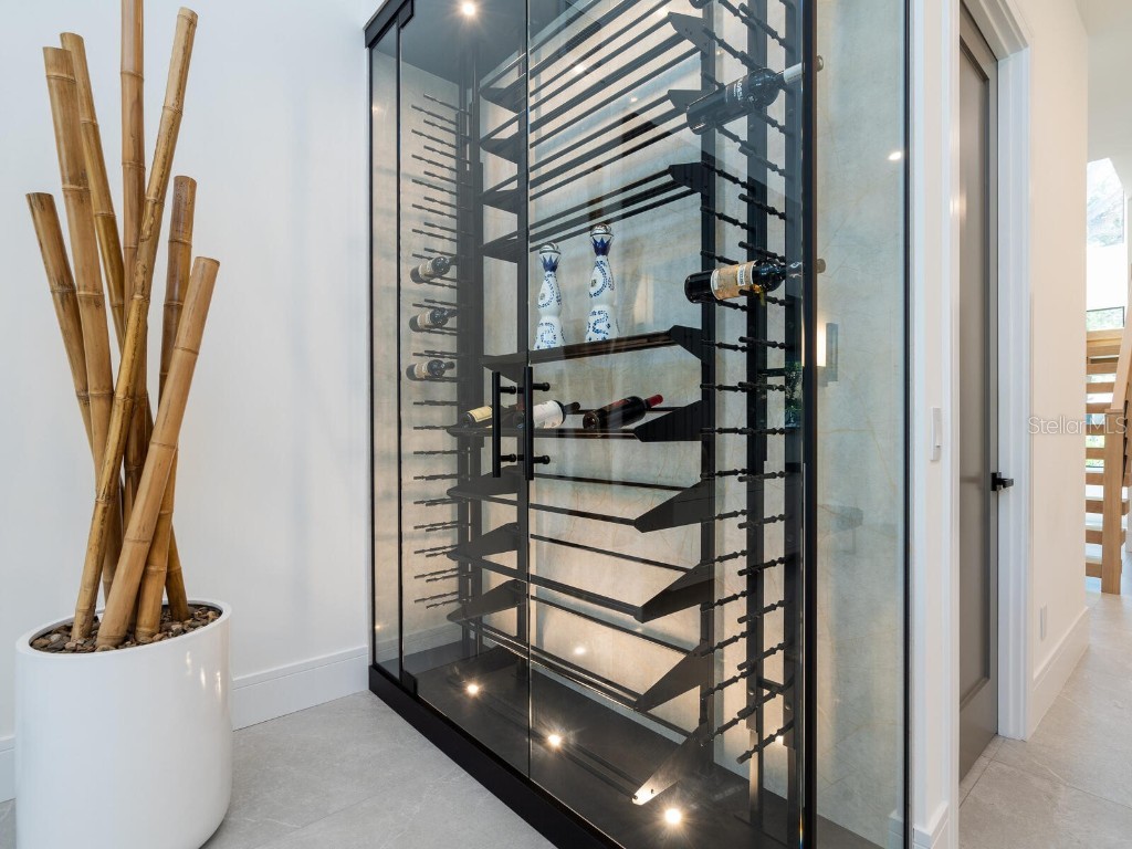 2467 Hyde Park Street Sarasota FL 34239 A4674480 image8