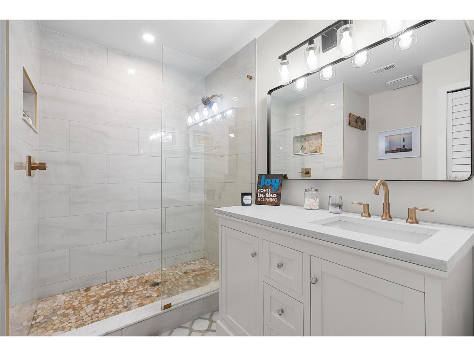 2468 Gulfbreeze Circle Palm Harbor FL 34683 TB8515113 image12