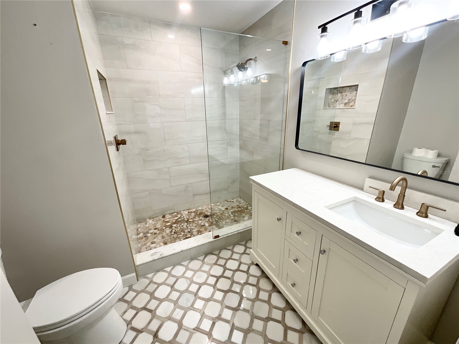 2468 Gulfbreeze Circle Palm Harbor FL 34683 TB8515113 image24