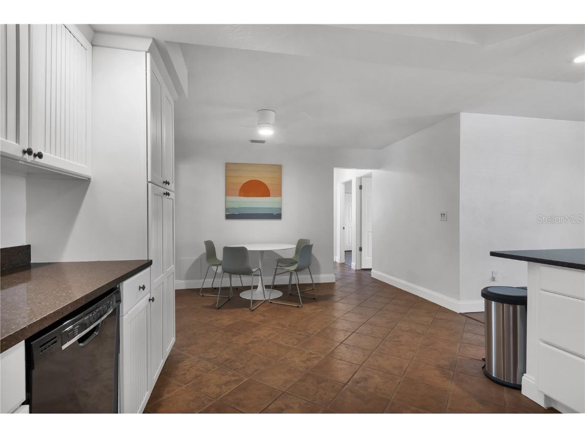 2469 Waldemere Street Sarasota FL 34239 A4659008 image10