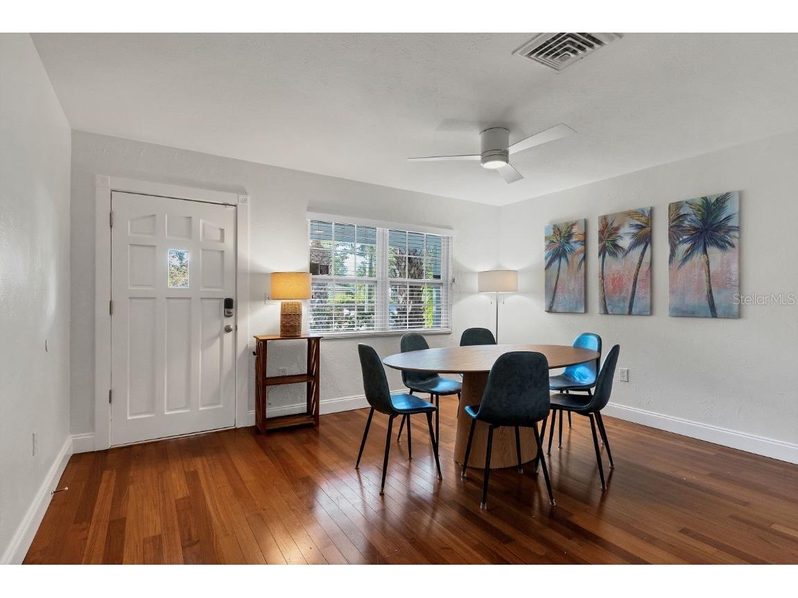 2469 Waldemere Street Sarasota FL 34239 A4659008 image11