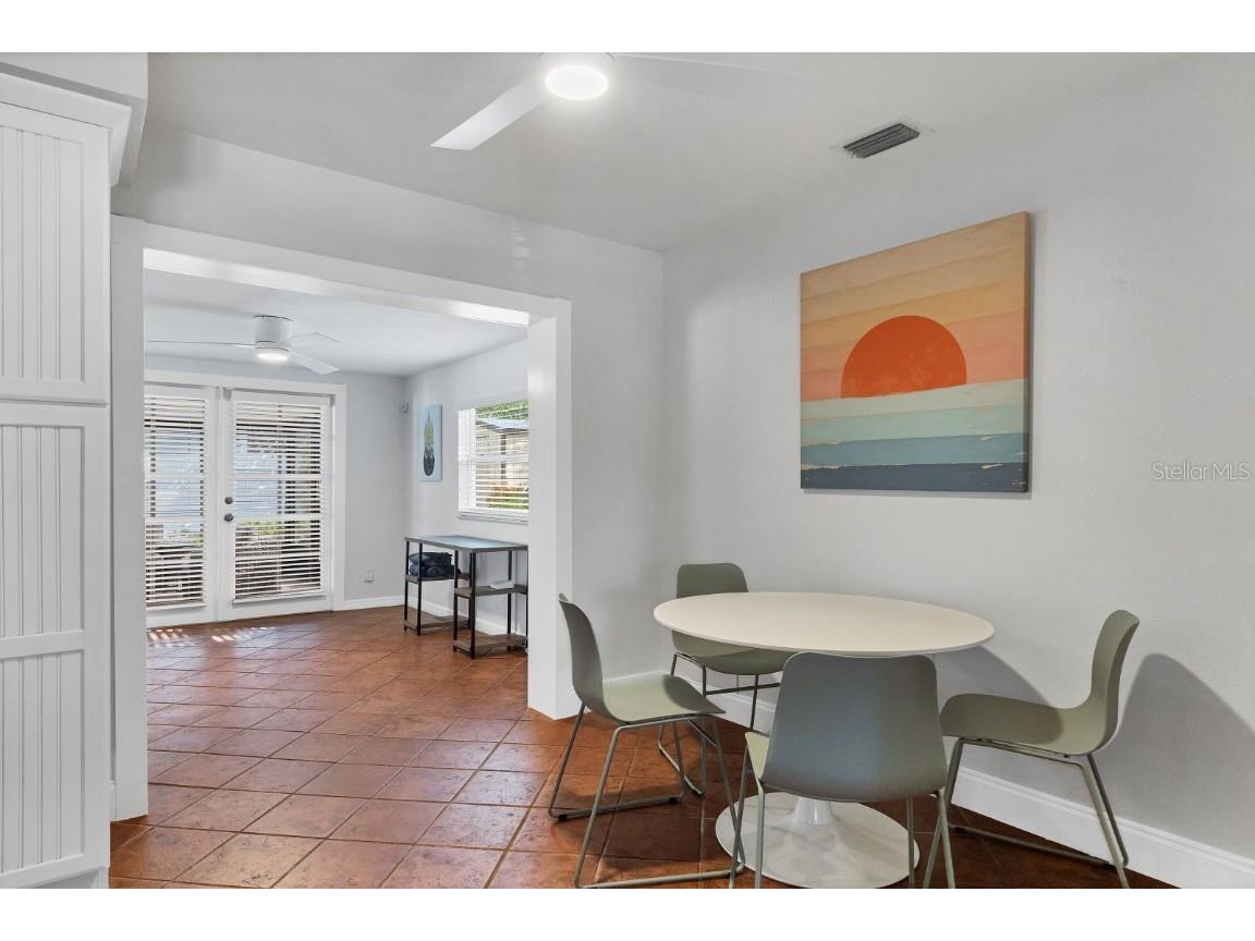 2469 Waldemere Street Sarasota FL 34239 A4659008 image14