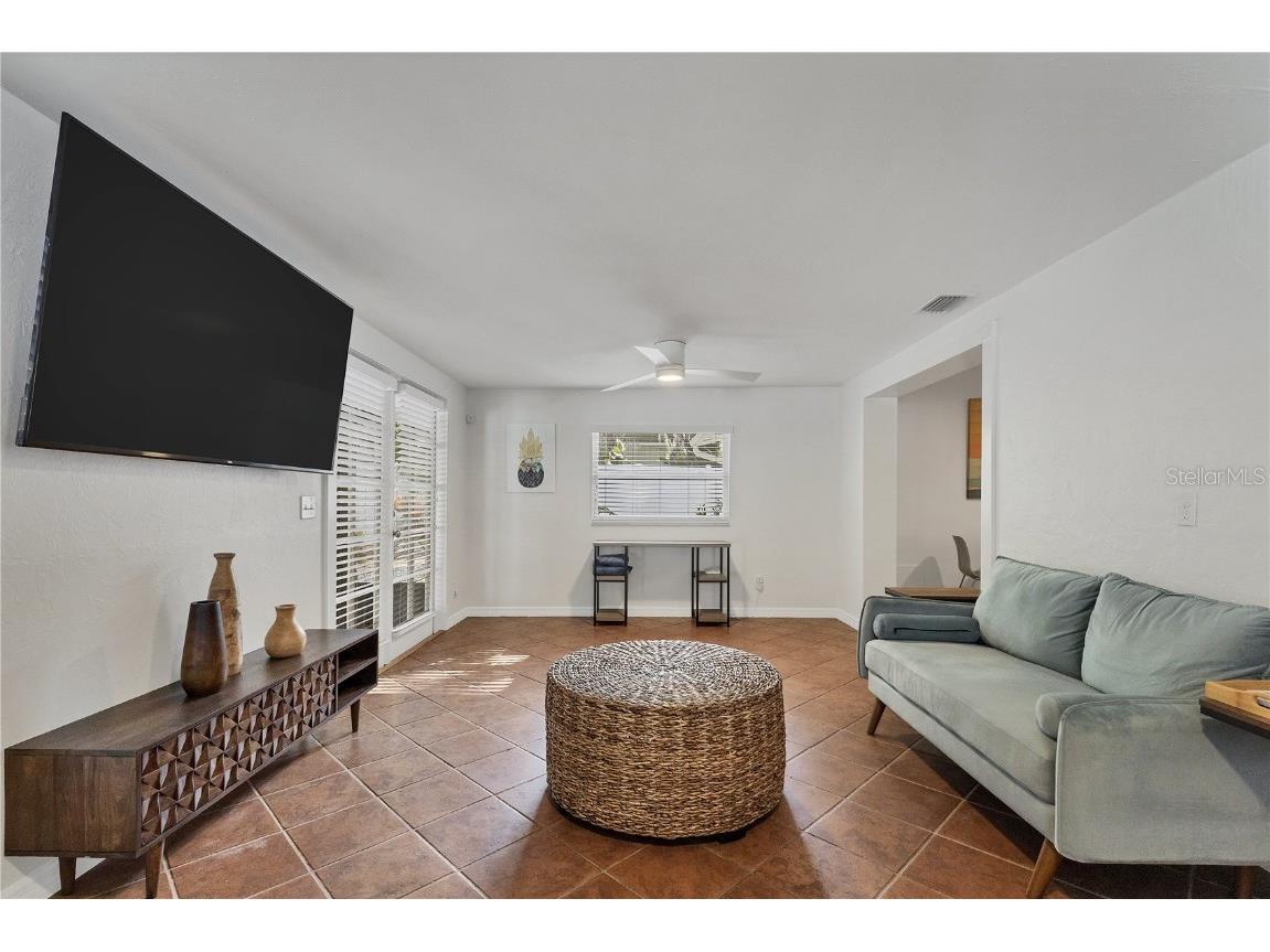 2469 Waldemere Street Sarasota FL 34239 A4659008 image3