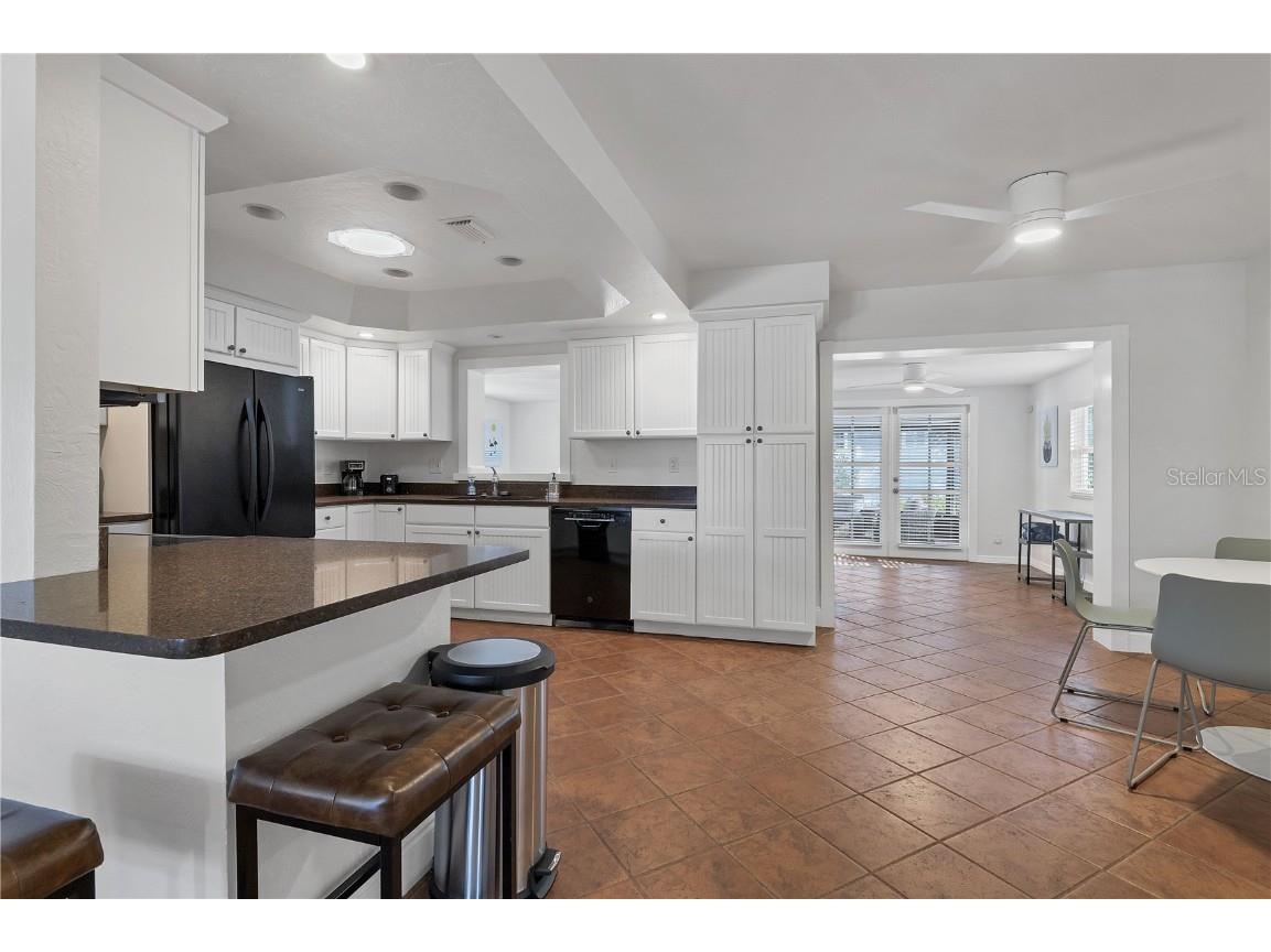 2469 Waldemere Street Sarasota FL 34239 A4659008 image7