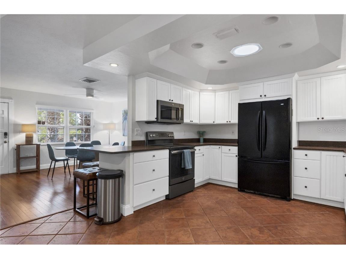 2469 Waldemere Street Sarasota FL 34239 A4659008 image9