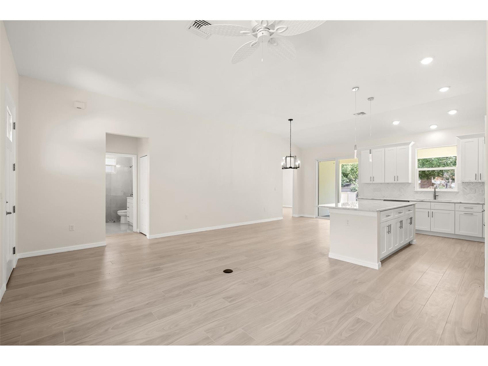 247 Debary Dr Debary FL 32713 O6408733 image8