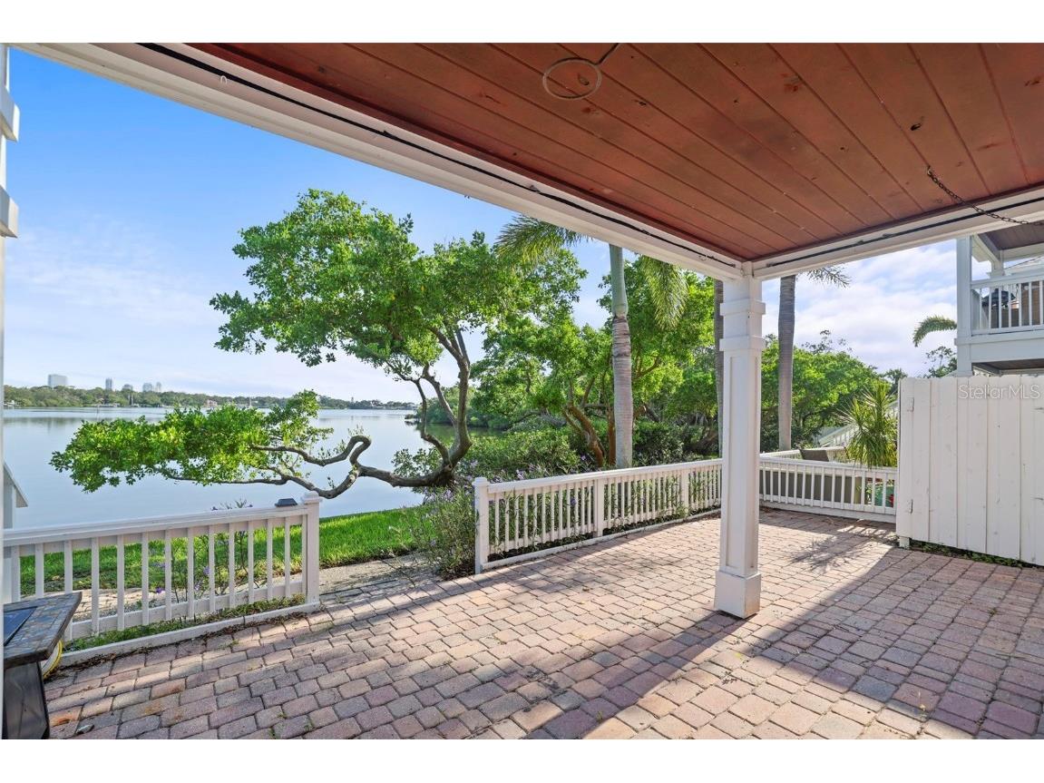 247 Pompano Drive SE #B Saint Petersburg FL 33705 - BIG BAYOU TB8436875 image2