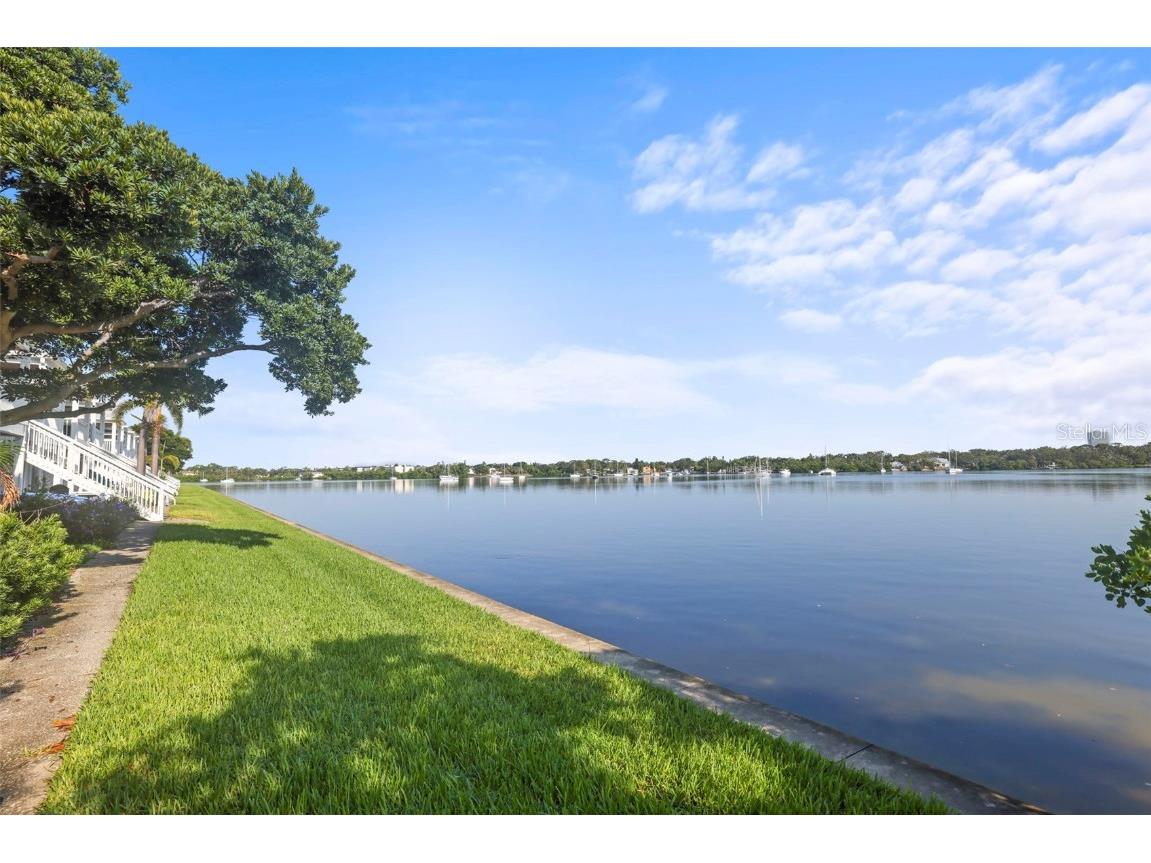 247 Pompano Drive SE #B Saint Petersburg FL 33705 - BIG BAYOU TB8436875 image36