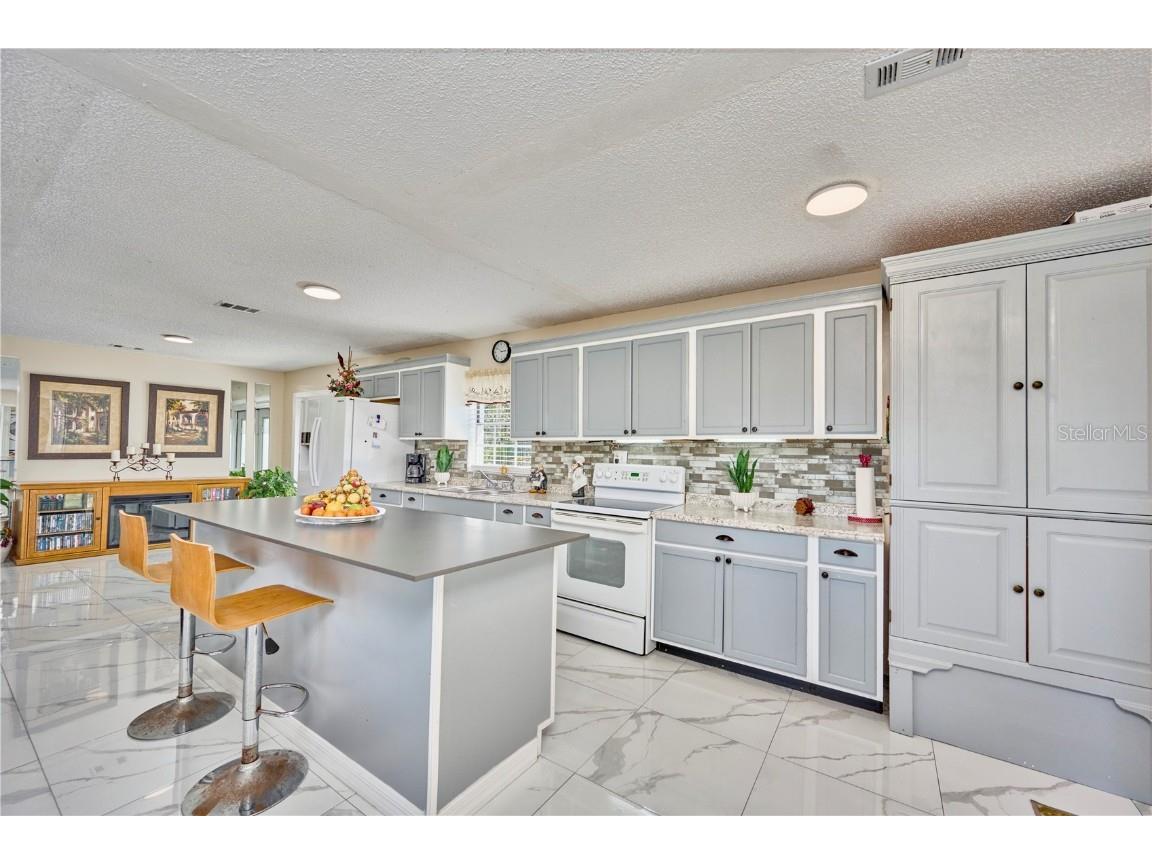 2471 Park Avenue Indian Lake Estates FL 33855 TB8442939 image3