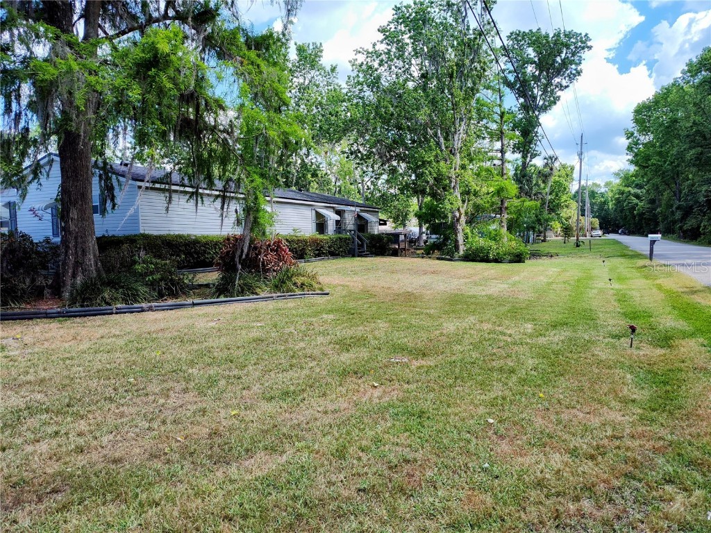24725 Pearl Street Astor FL 32102 - ST. JOHN'S RIVER V4929484 image1