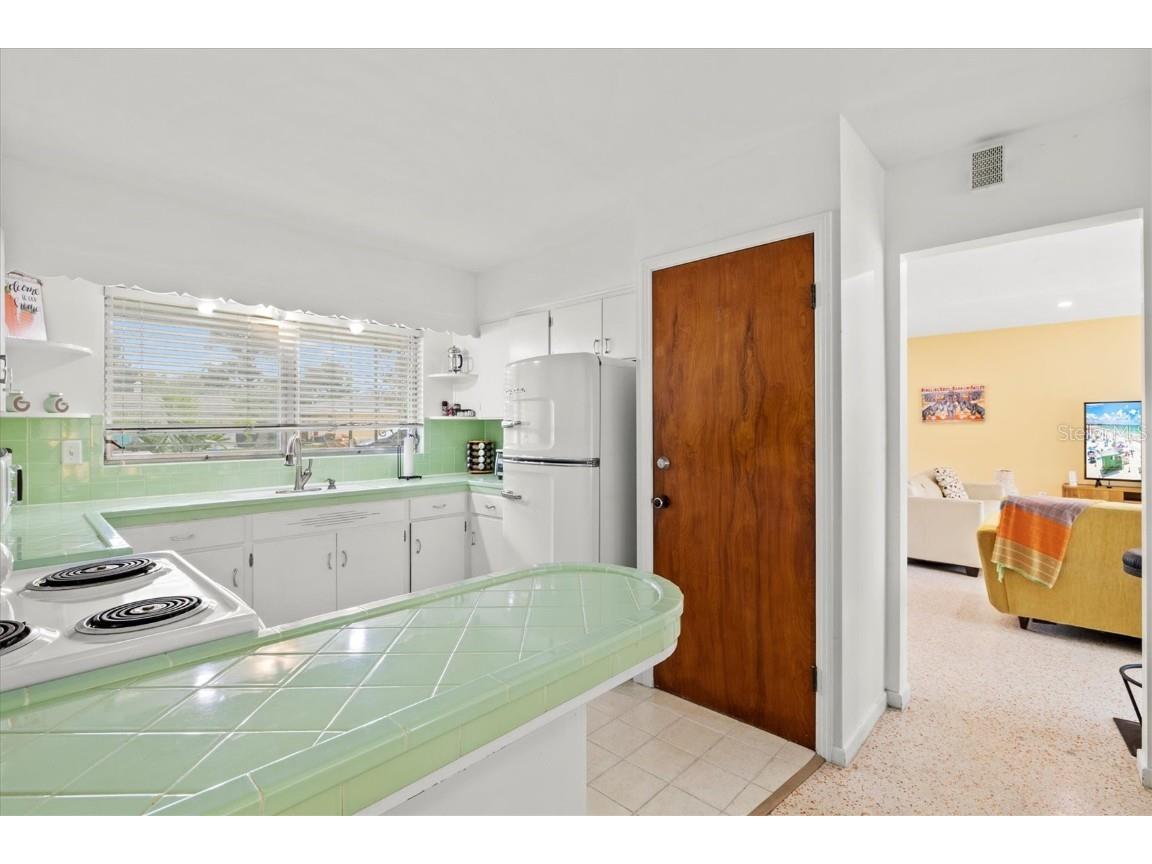 2473 Davis Boulevard Sarasota FL 34237 A4464508 image16