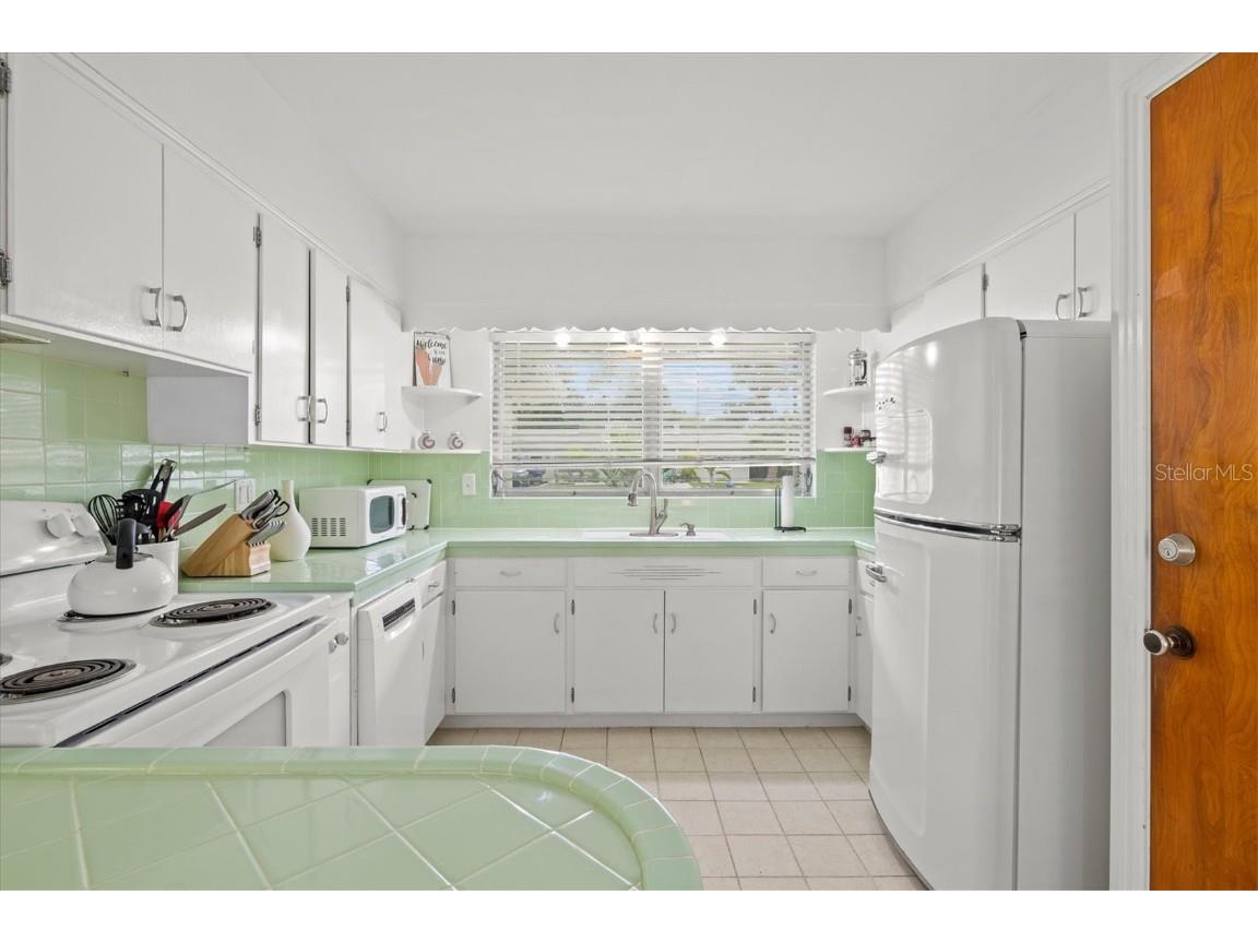 2473 Davis Boulevard Sarasota FL 34237 A4464508 image17