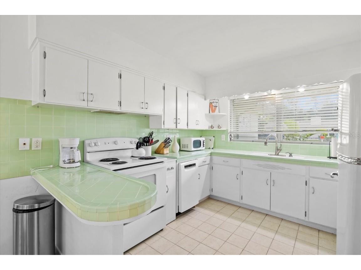 2473 Davis Boulevard Sarasota FL 34237 A4464508 image18