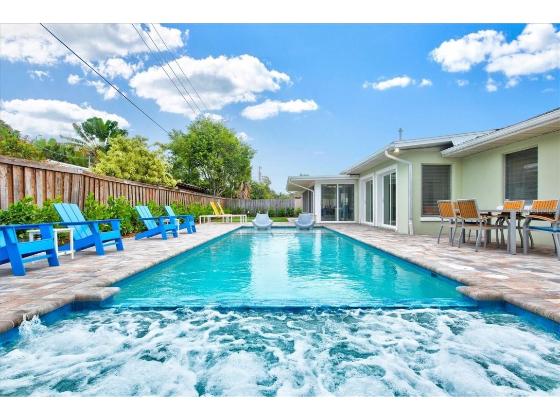 2473 Davis Boulevard Sarasota FL 34237 A4464508 image4