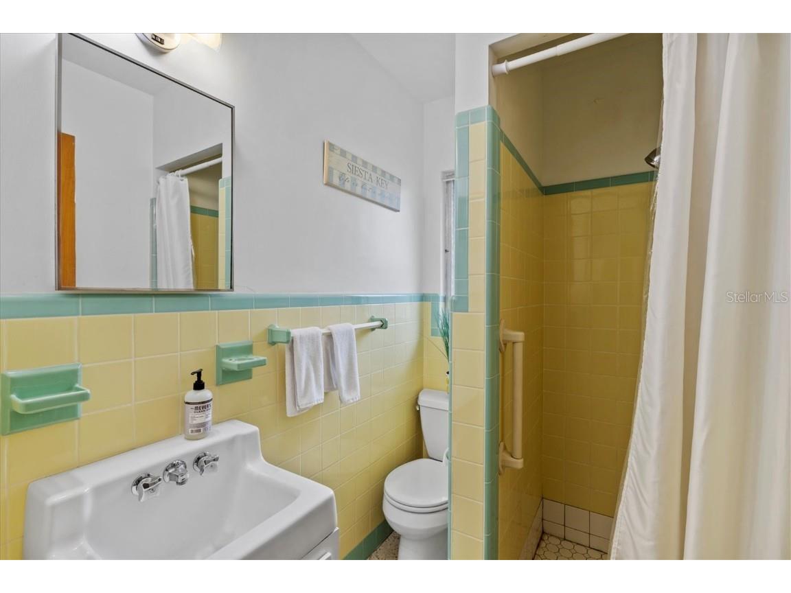 2473 Davis Boulevard Sarasota FL 34237 A4464508 image52