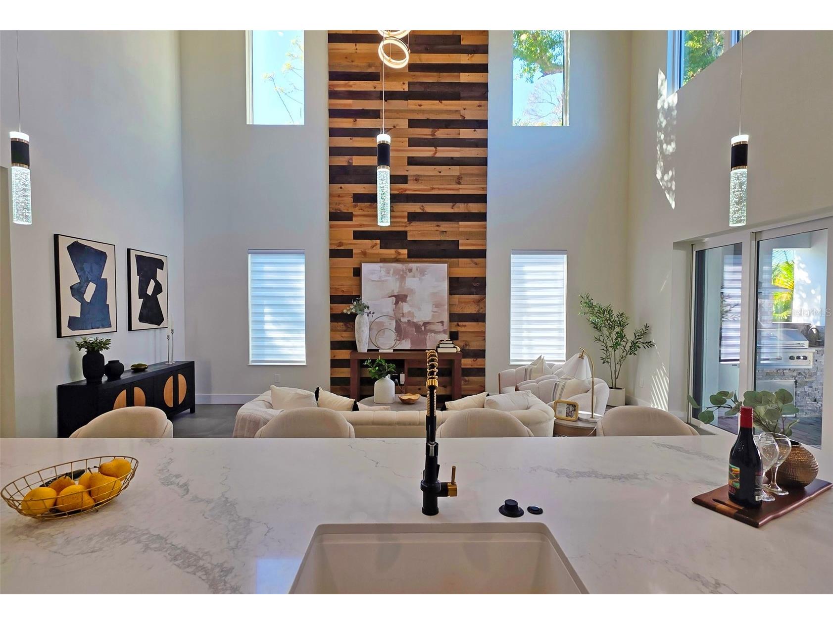 2475 Bay Street Sarasota FL 34237 A4676732 image14