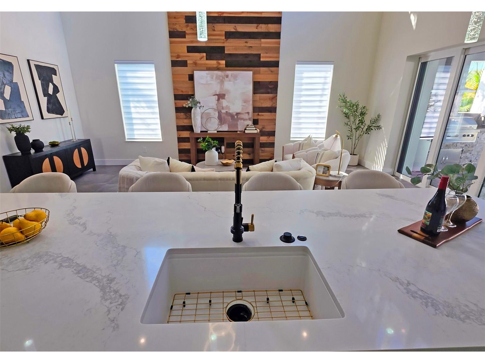 2475 Bay Street Sarasota FL 34237 A4676732 image15