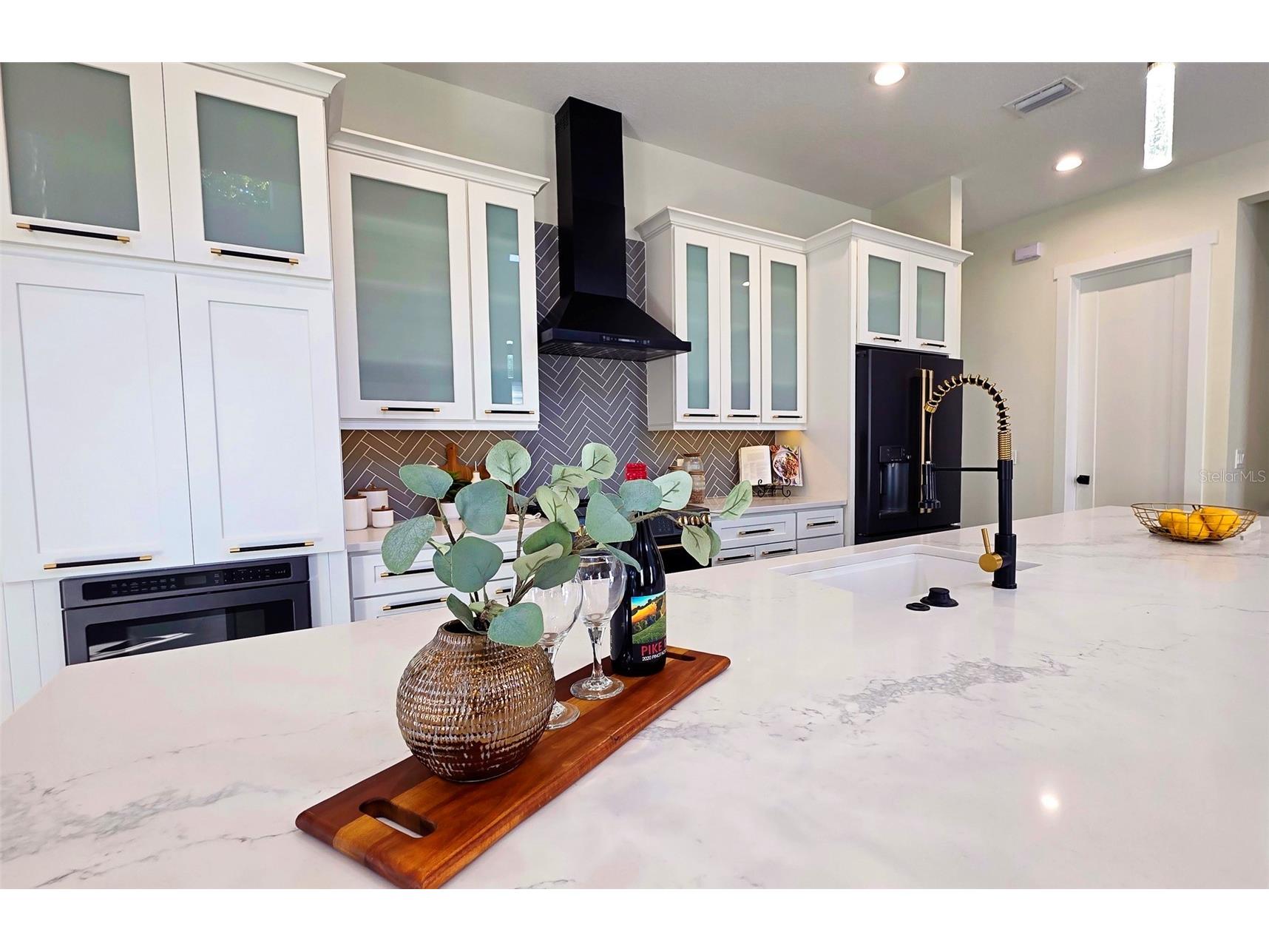 2475 Bay Street Sarasota FL 34237 A4676732 image17