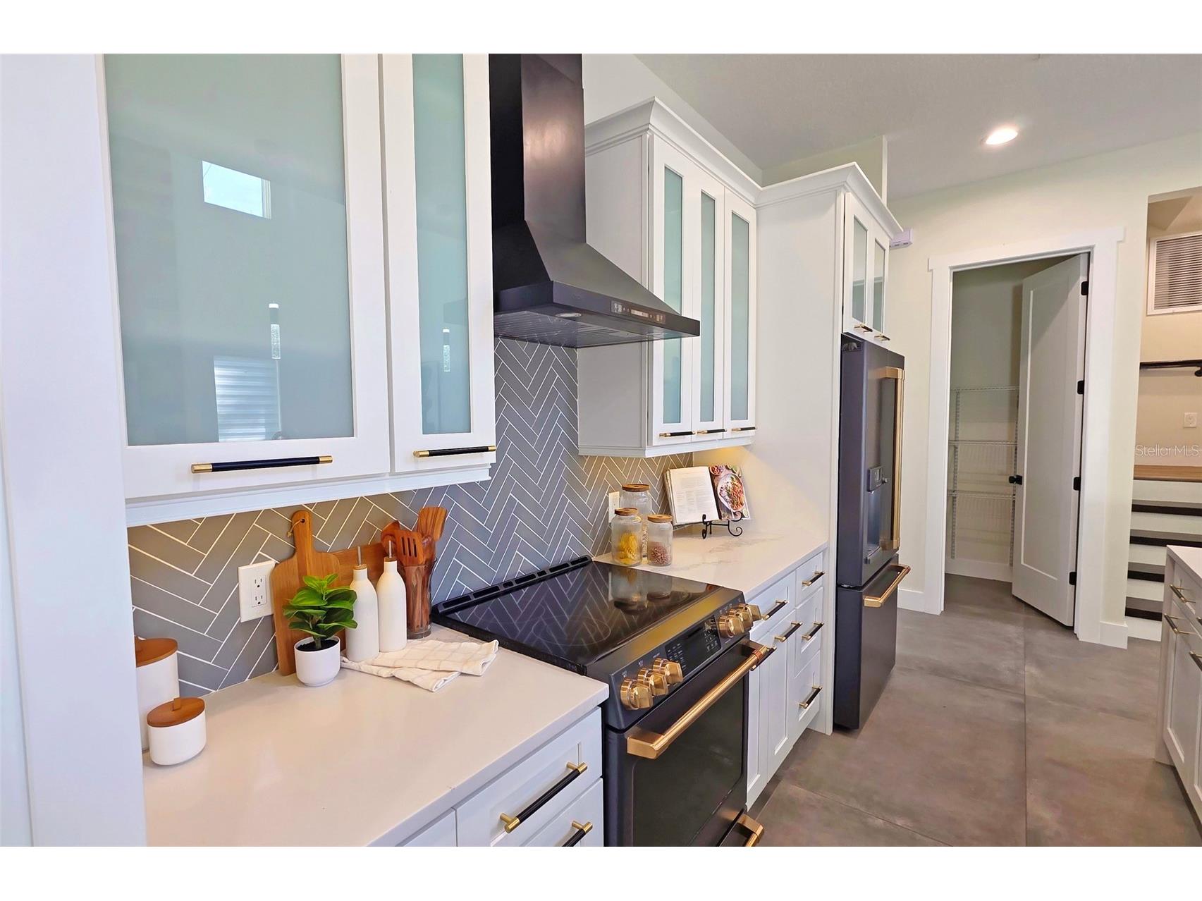 2475 Bay Street Sarasota FL 34237 A4676732 image18