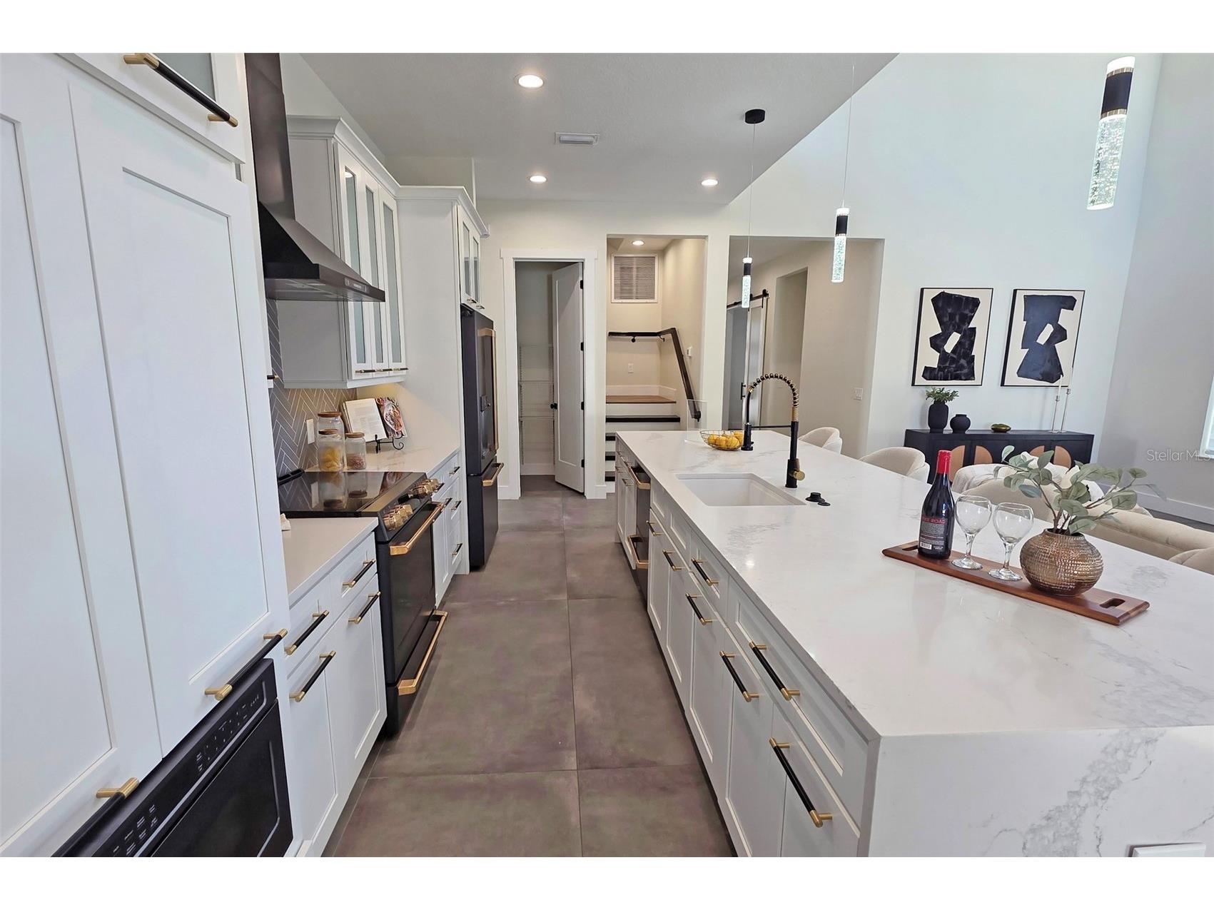 2475 Bay Street Sarasota FL 34237 A4676732 image21