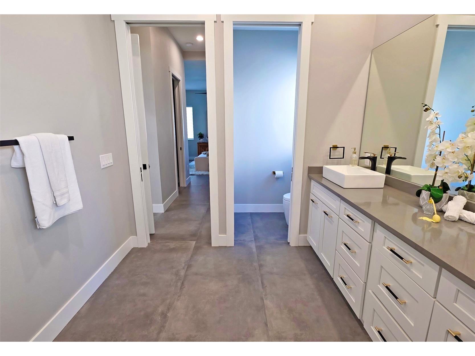 2475 Bay Street Sarasota FL 34237 A4676732 image30